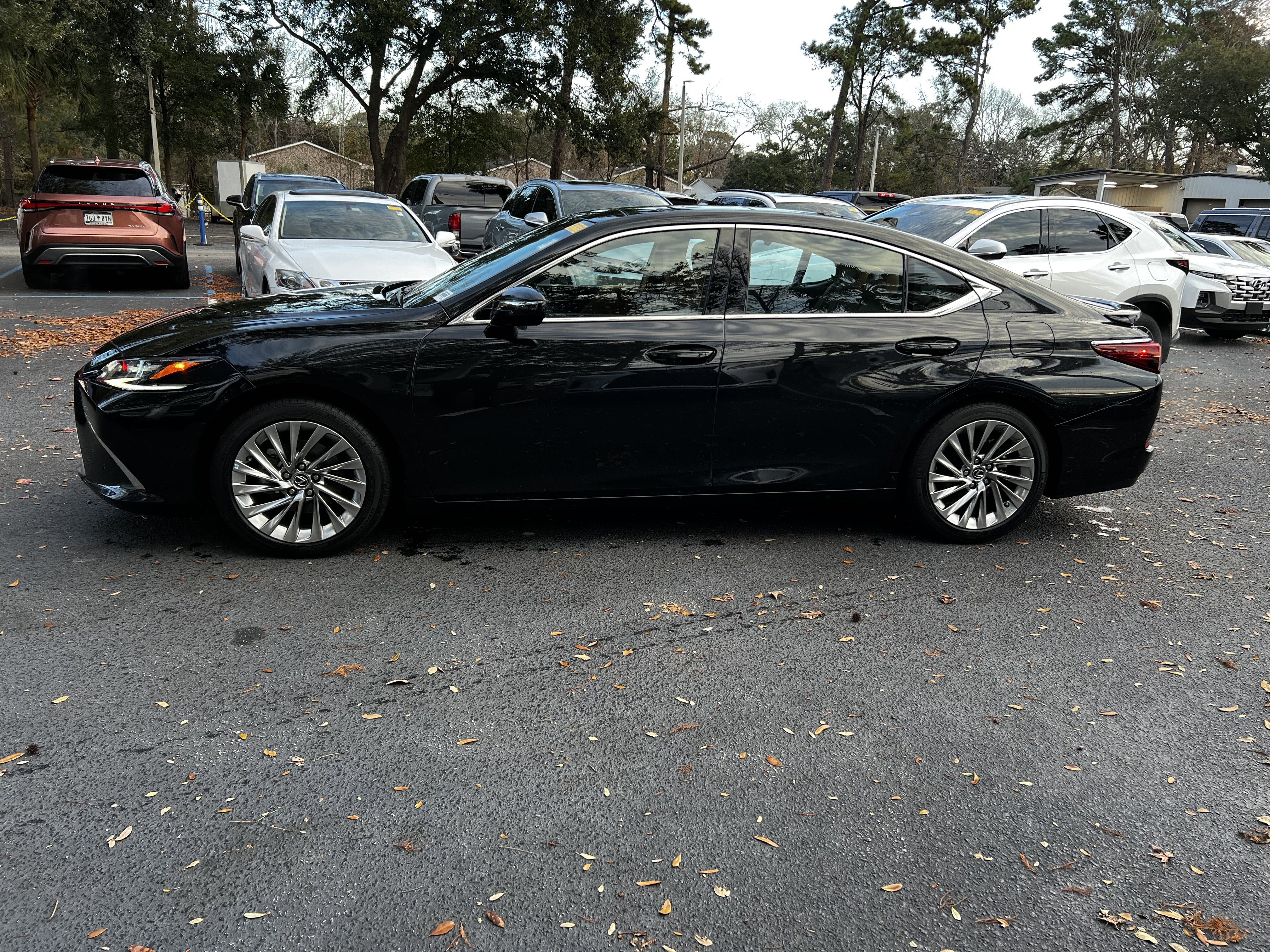 Used 2023 Lexus ES 350 Ultra Luxury image 6