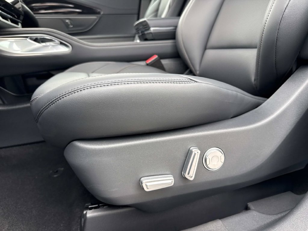 New 2026 Lincoln Nautilus Premier AWD/4WD image 19