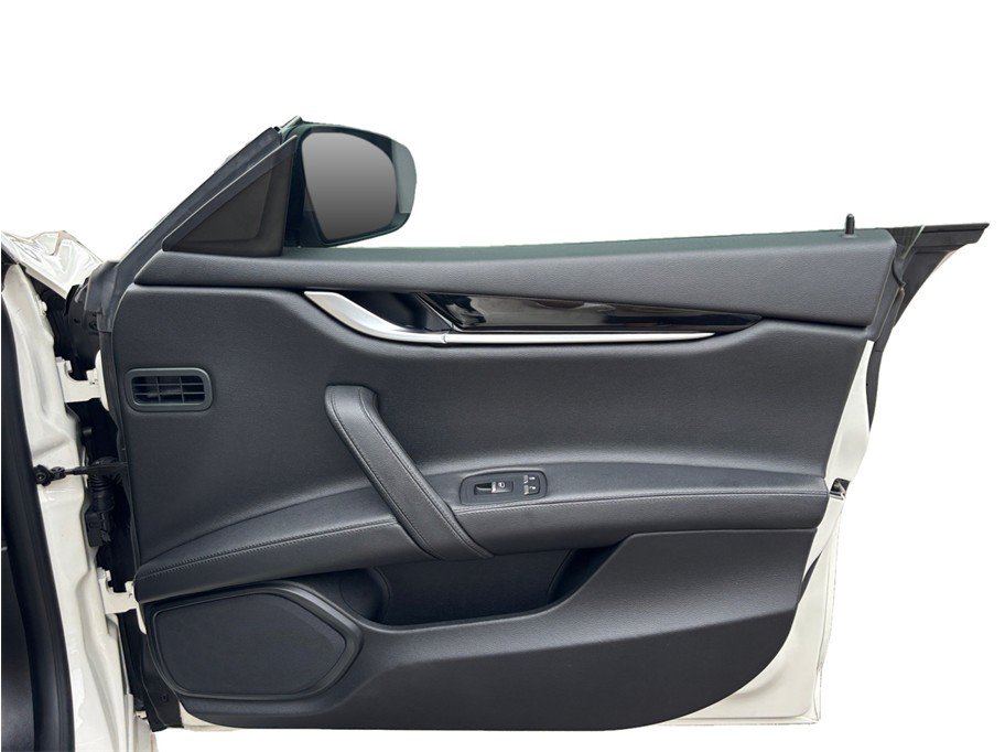 Used 2021 Maserati Ghibli S RWD image 39