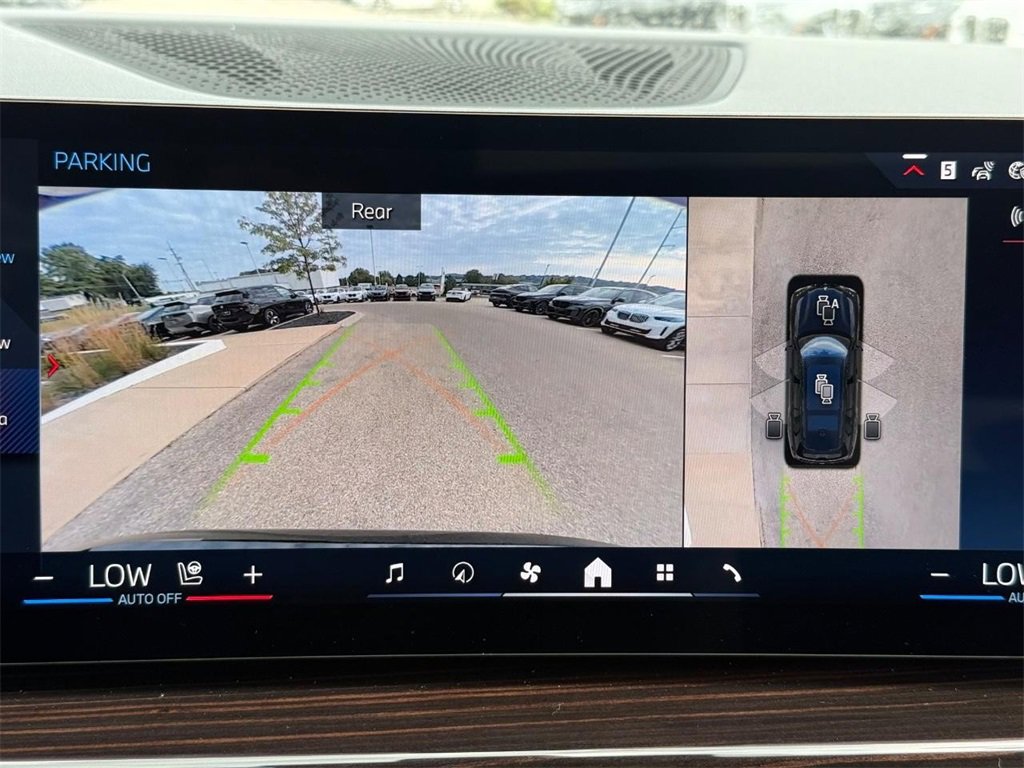 New 2026 BMW X7 M60i image 14