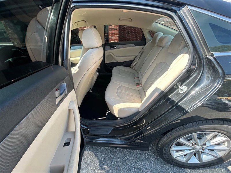 Used 2018 Hyundai Sonata SE FWD image 16