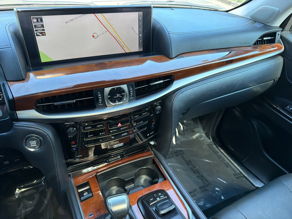 Used 2019 Lexus LX 570 4WD w/ Luxury Package image 26