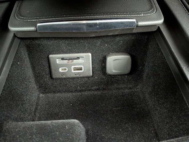 Certified 2022 Cadillac XT4 Premium Luxury w/ Enhanced Visibility Package image 13