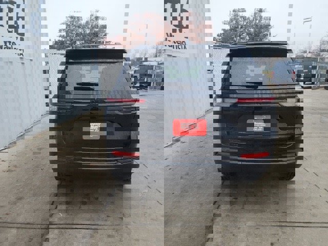 New 2025 Jeep Grand Cherokee Altitude image 21