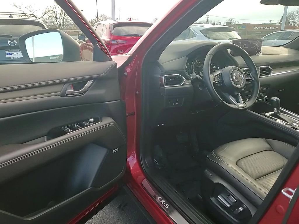 Certified 2025 MAZDA CX-5 Signature image 11