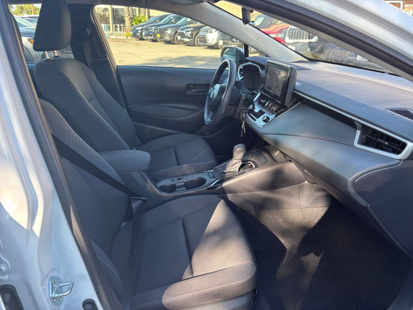 Used 2025 Toyota Corolla LE FWD image 33