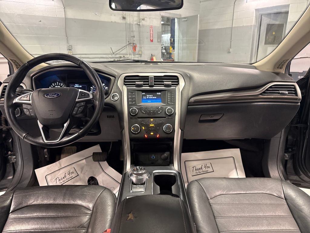 Used 2017 Ford Fusion SE FWD image 38