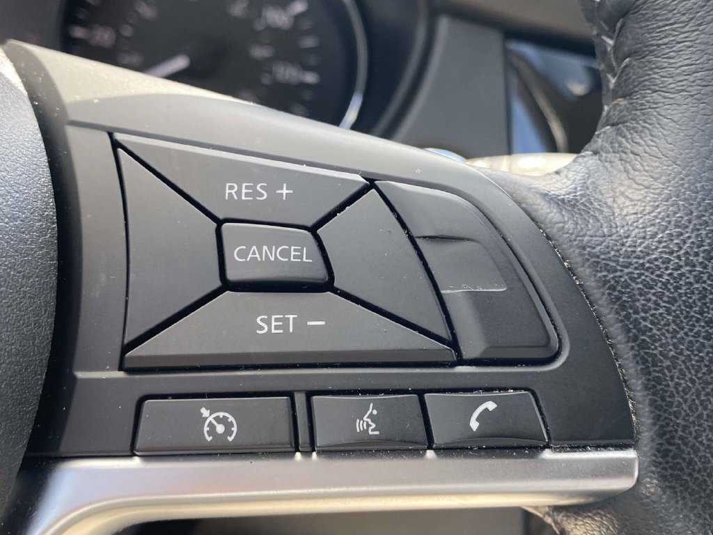 Used 2022 Nissan Rogue Sport SV AWD/4WD image 29