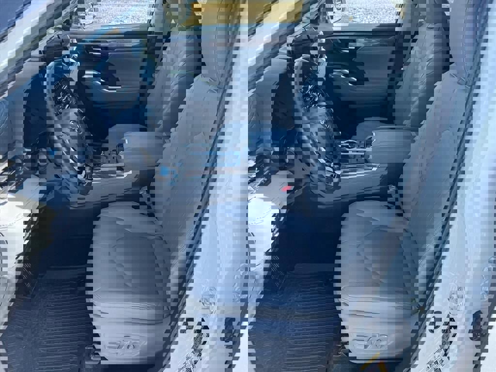 Used 2023 Toyota Highlander Limited image 9