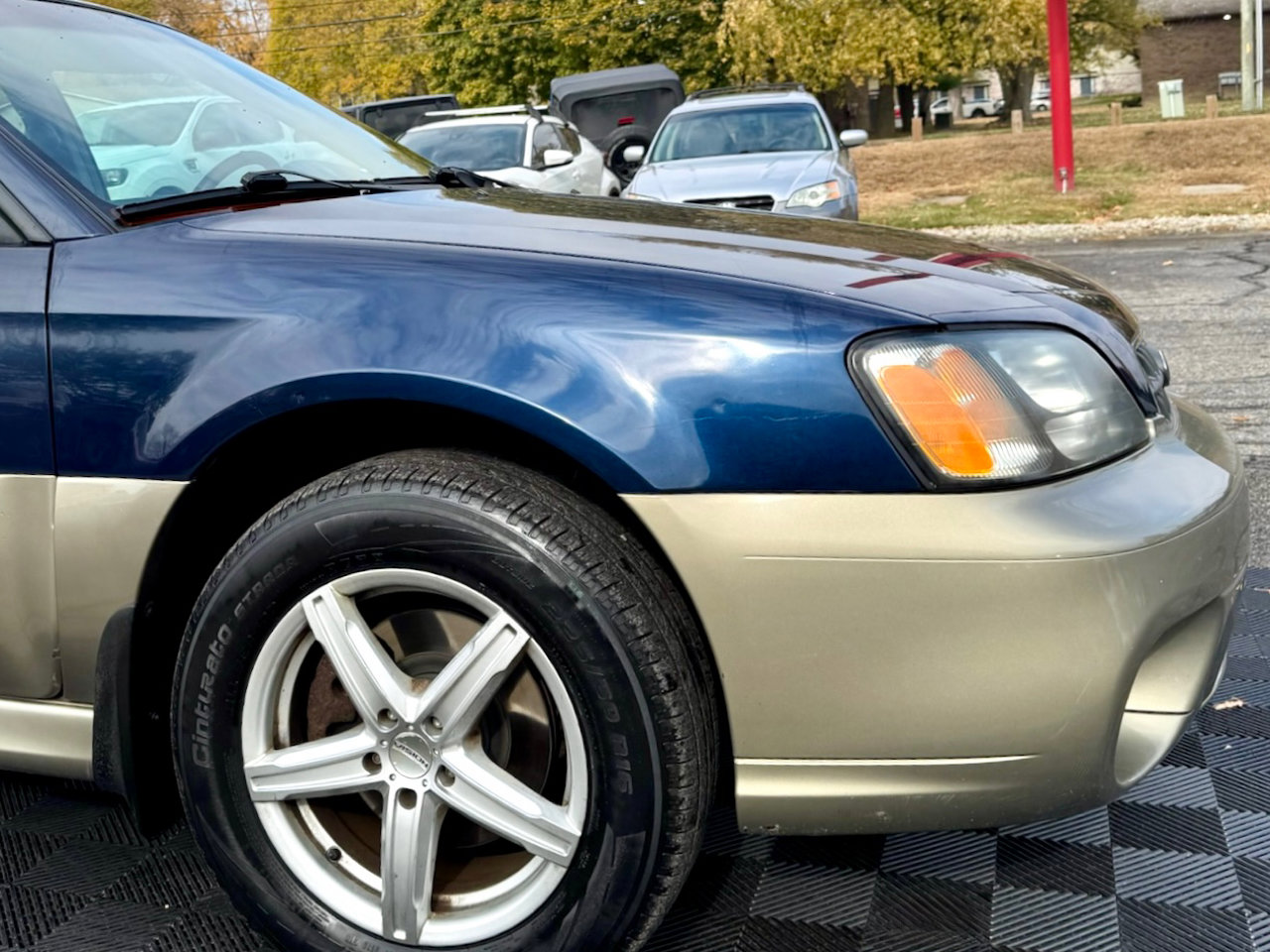 Used 2004 Subaru Outback Wagon image 11