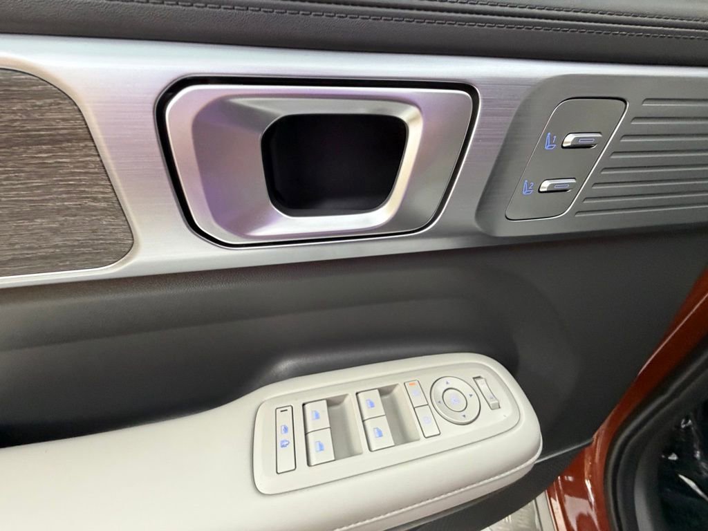 Certified 2025 Hyundai Santa Fe Limited image 26