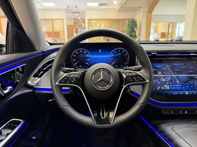 Used 2025 Mercedes-Benz E 350 Sedan image 12