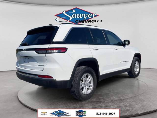 Used 2023 Jeep Grand Cherokee Laredo w/ Luxury Tech Group I AWD/4WD image 5
