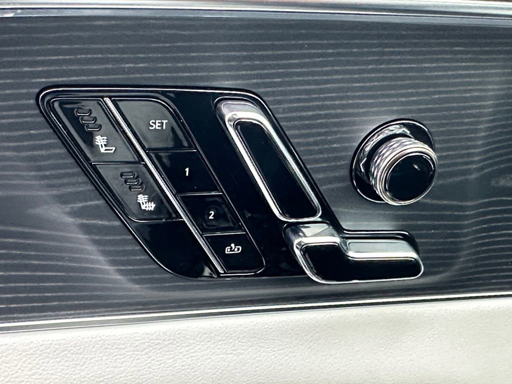 Used 2025 Cadillac Lyriq Sport image 11