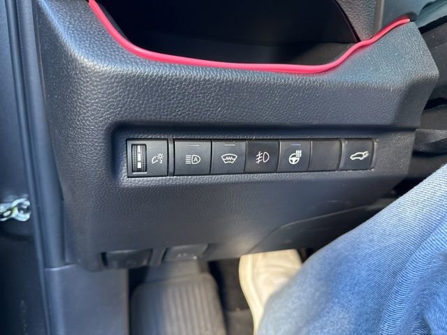 Used 2024 Toyota RAV4 XLE w/ Convenience Package image 4