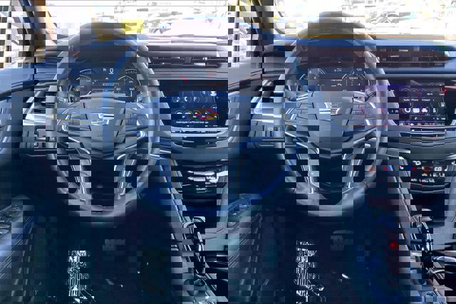 Used 2024 Cadillac XT5 Luxury image 4