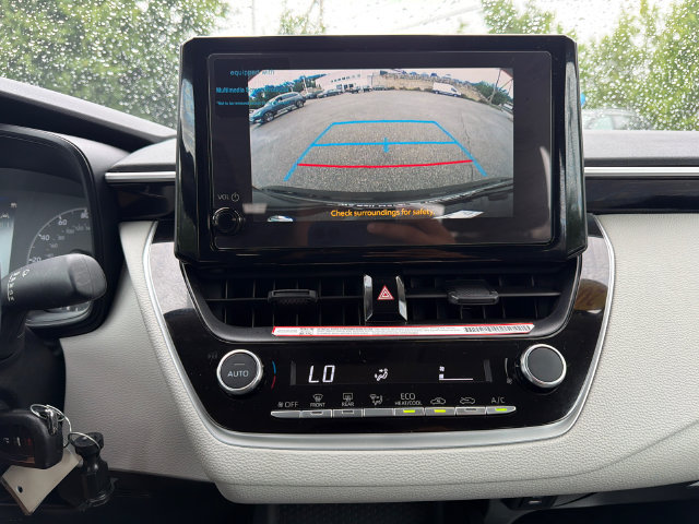 Used 2025 Toyota Corolla LE FWD image 32