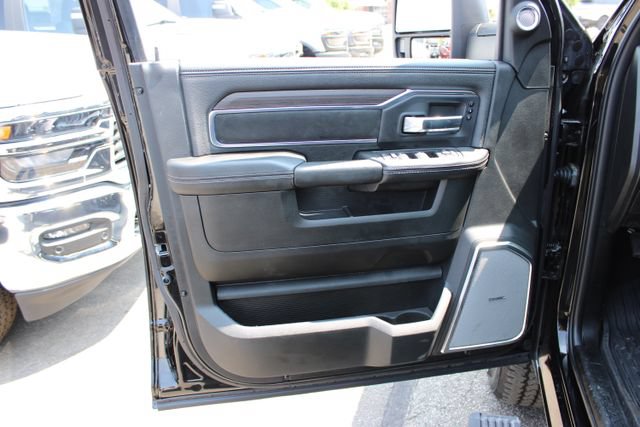 Used 2026 RAM 3500 Laramie AWD/4WD image 11