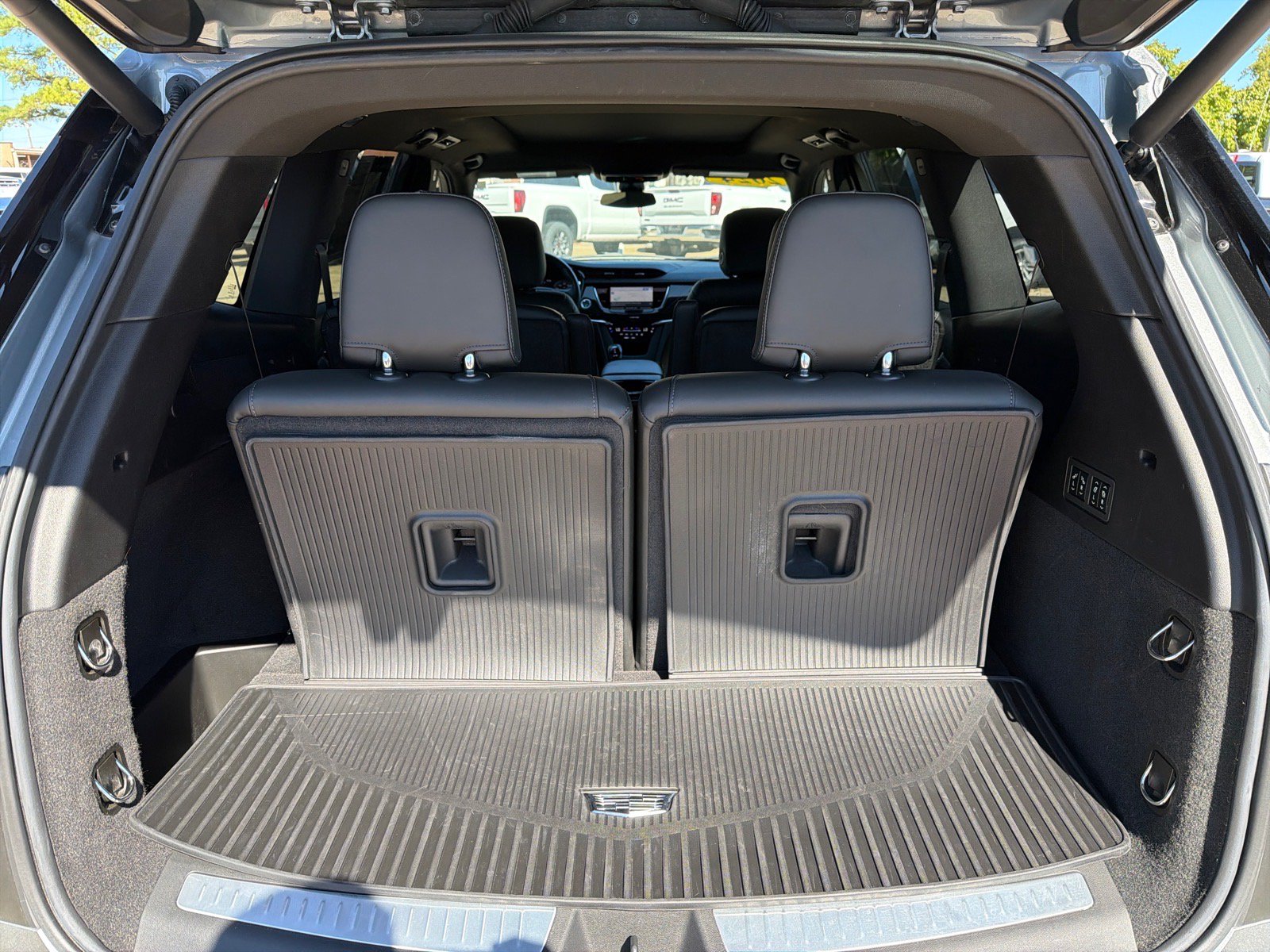 Used 2024 Cadillac XT6 Premium Luxury AWD/4WD image 12