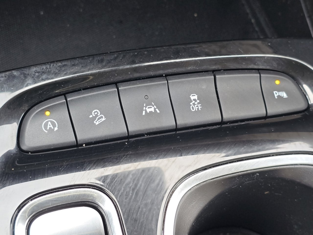 Used 2023 Buick Envision Essence image 8