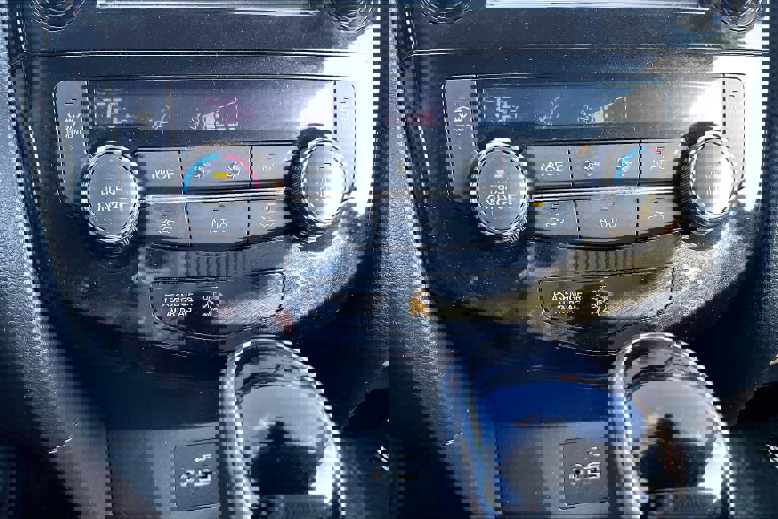 Used 2019 Nissan Rogue SV image 34