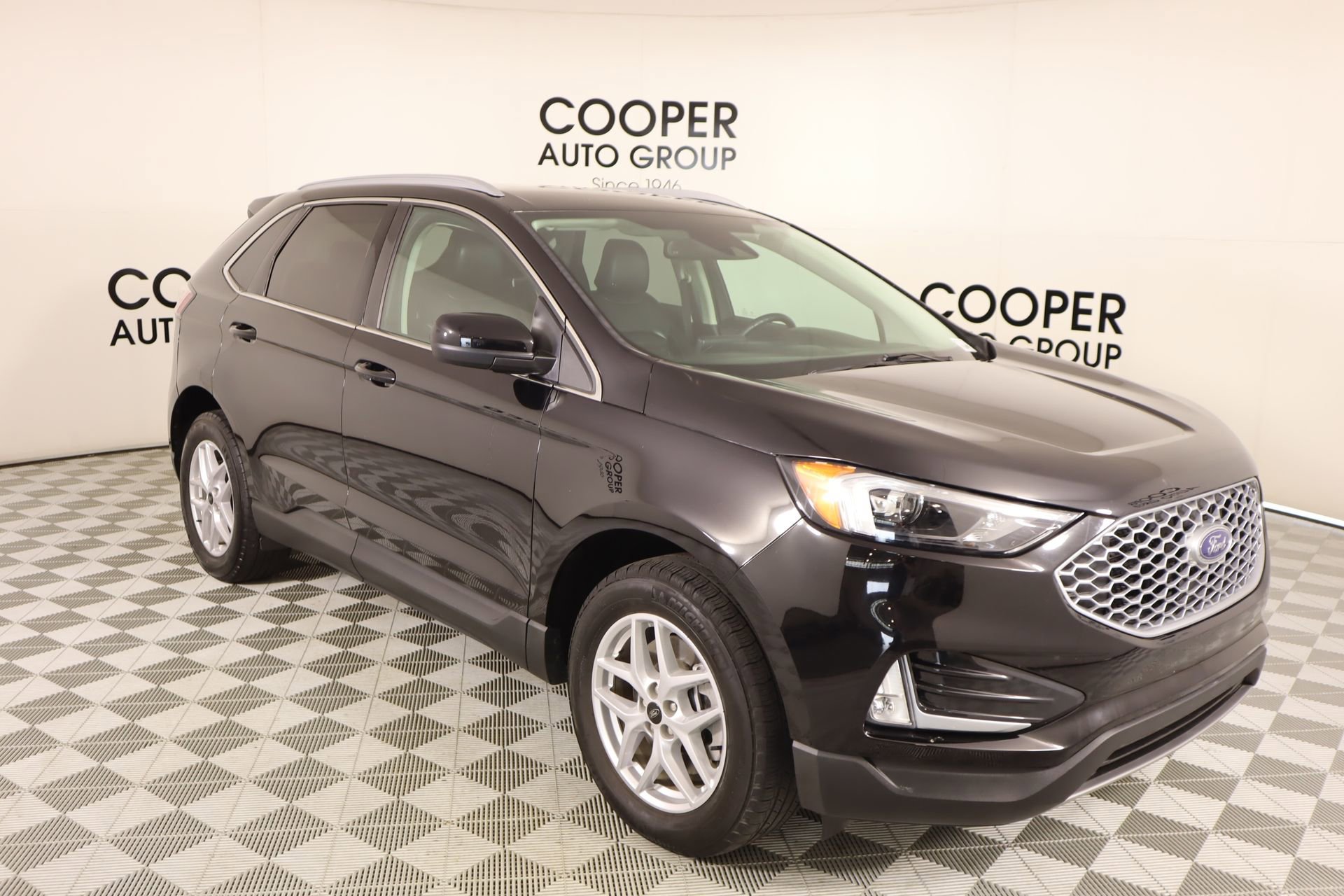 Used 2023 Ford Edge SEL w/ Convenience Package image 1