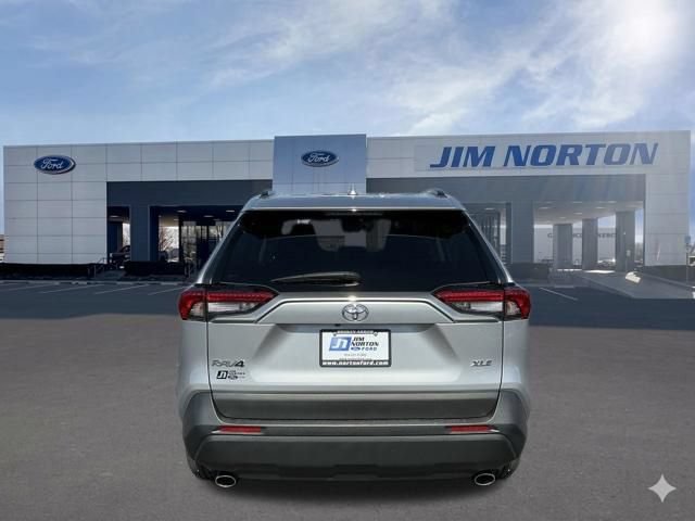 Used 2024 Toyota RAV4 XLE FWD image 6