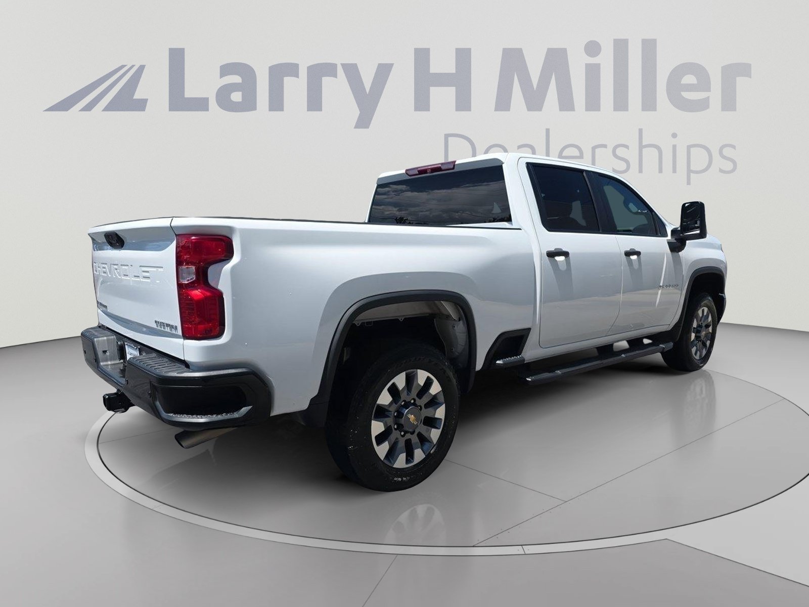 Used 2024 Chevrolet Silverado 2500 Custom w/ Custom Value Package AWD/4WD image 8
