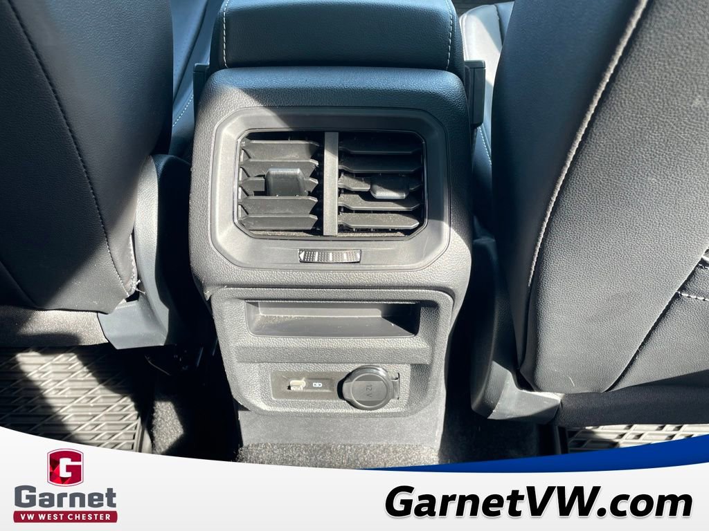 Used 2022 Volkswagen Tiguan SE image 35