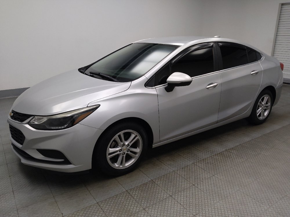 Used 2018 Chevrolet Cruze LT FWD image 2