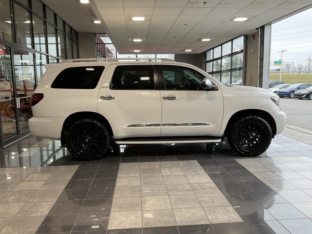 Used 2019 Toyota Sequoia Limited w/ Safety & Convenience Package image 8
