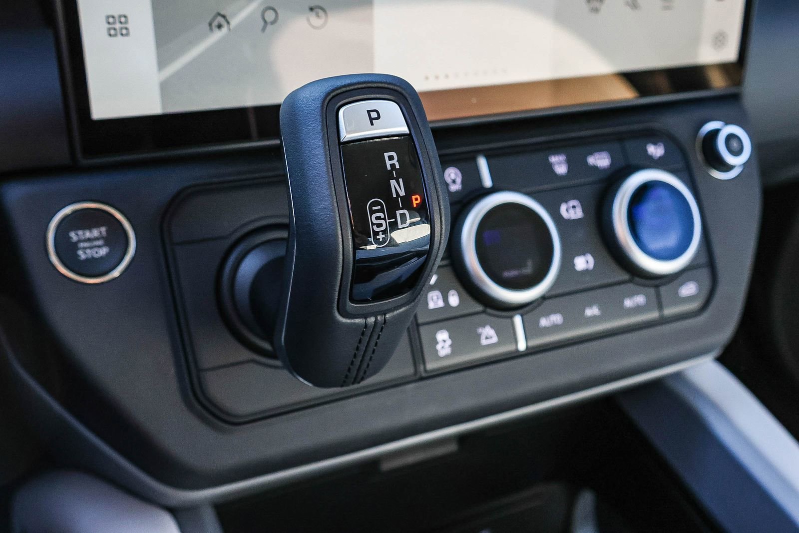 New 2026 Land Rover Defender 110 X AWD/4WD image 34