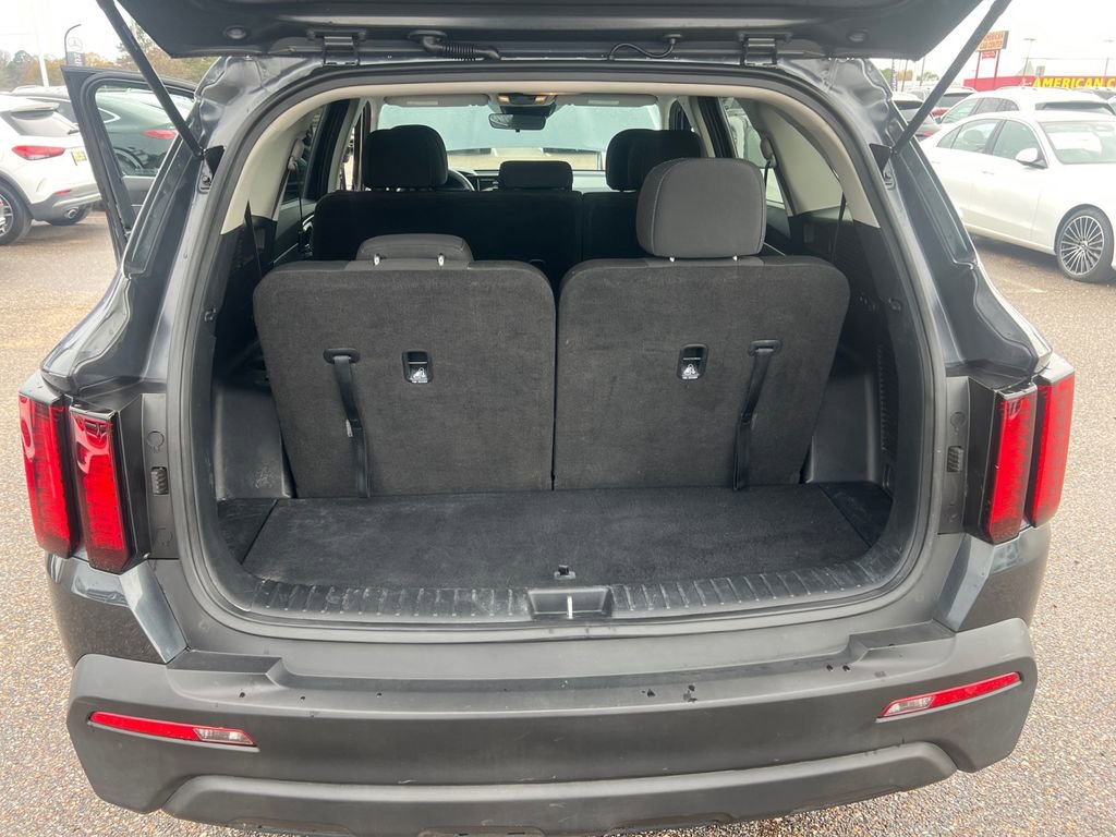 Used 2023 Kia Sorento LX image 25