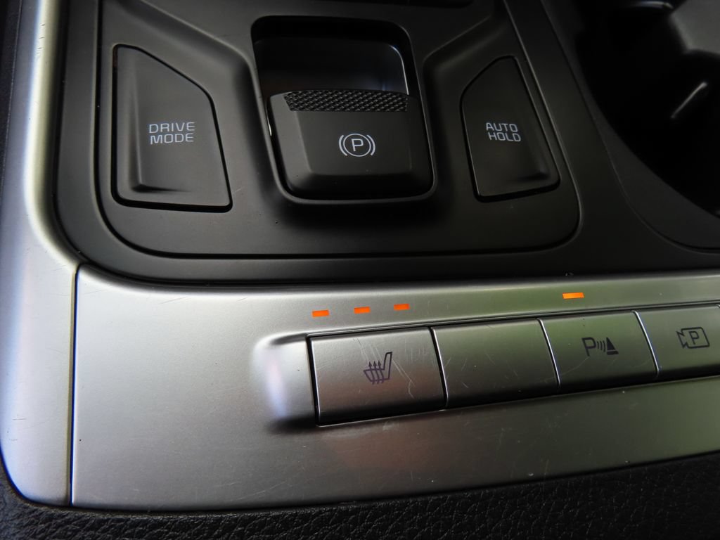 Certified 2025 Kia Carnival FWD image 9