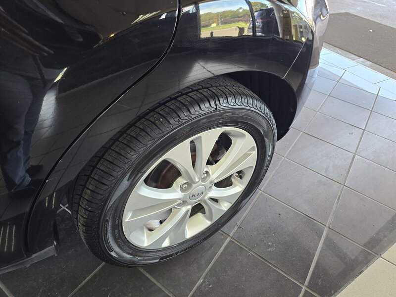 Used 2016 Kia Soul + FWD image 30