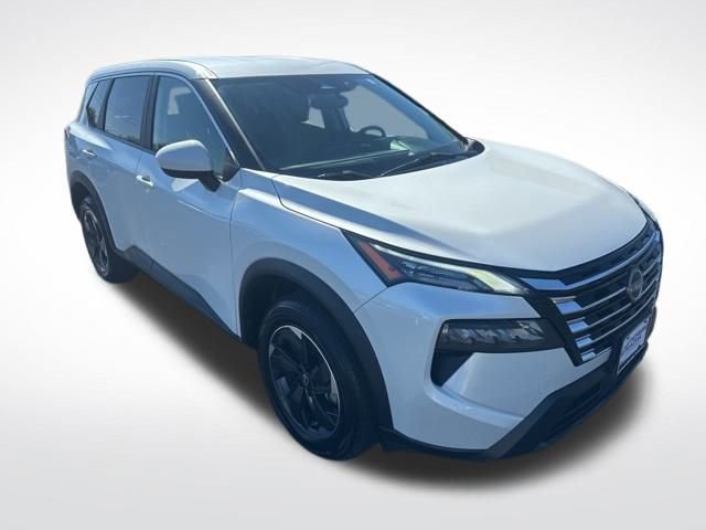 Used 2024 Nissan Rogue SV image 9