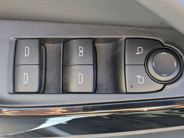 Used 2025 Chevrolet Equinox LT image 12