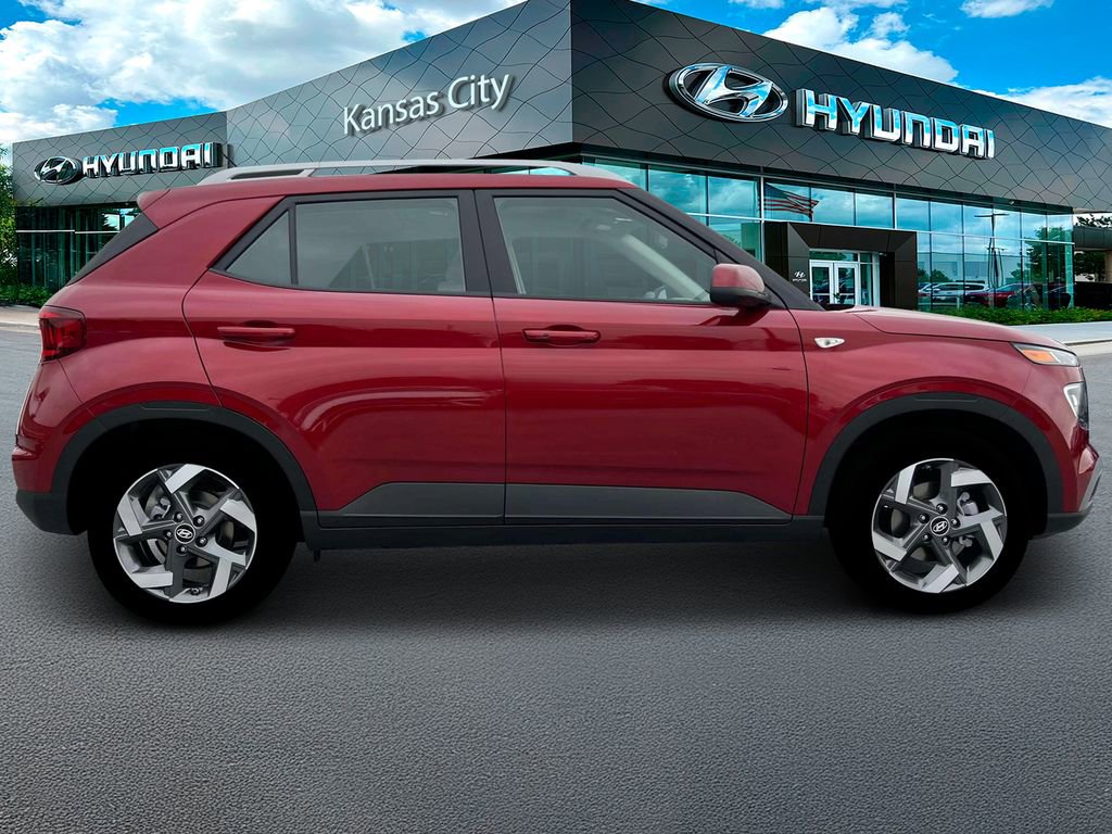 New 2025 Hyundai Venue SEL FWD image 9