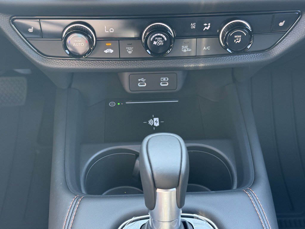 New 2026 Nissan Kicks SR image 14