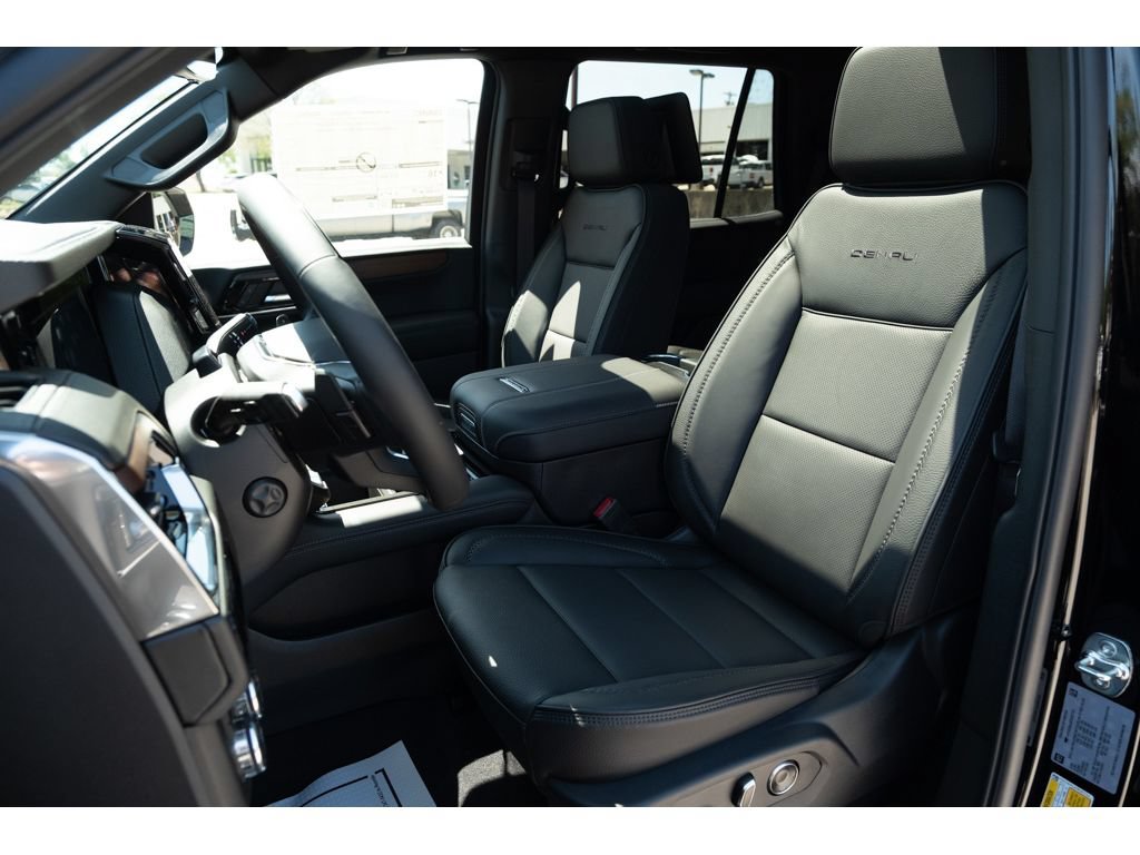 New 2026 GMC Yukon Denali w/ Denali Reserve Package AWD/4WD image 12
