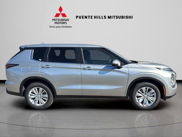 New 2026 Mitsubishi Outlander ES image 4