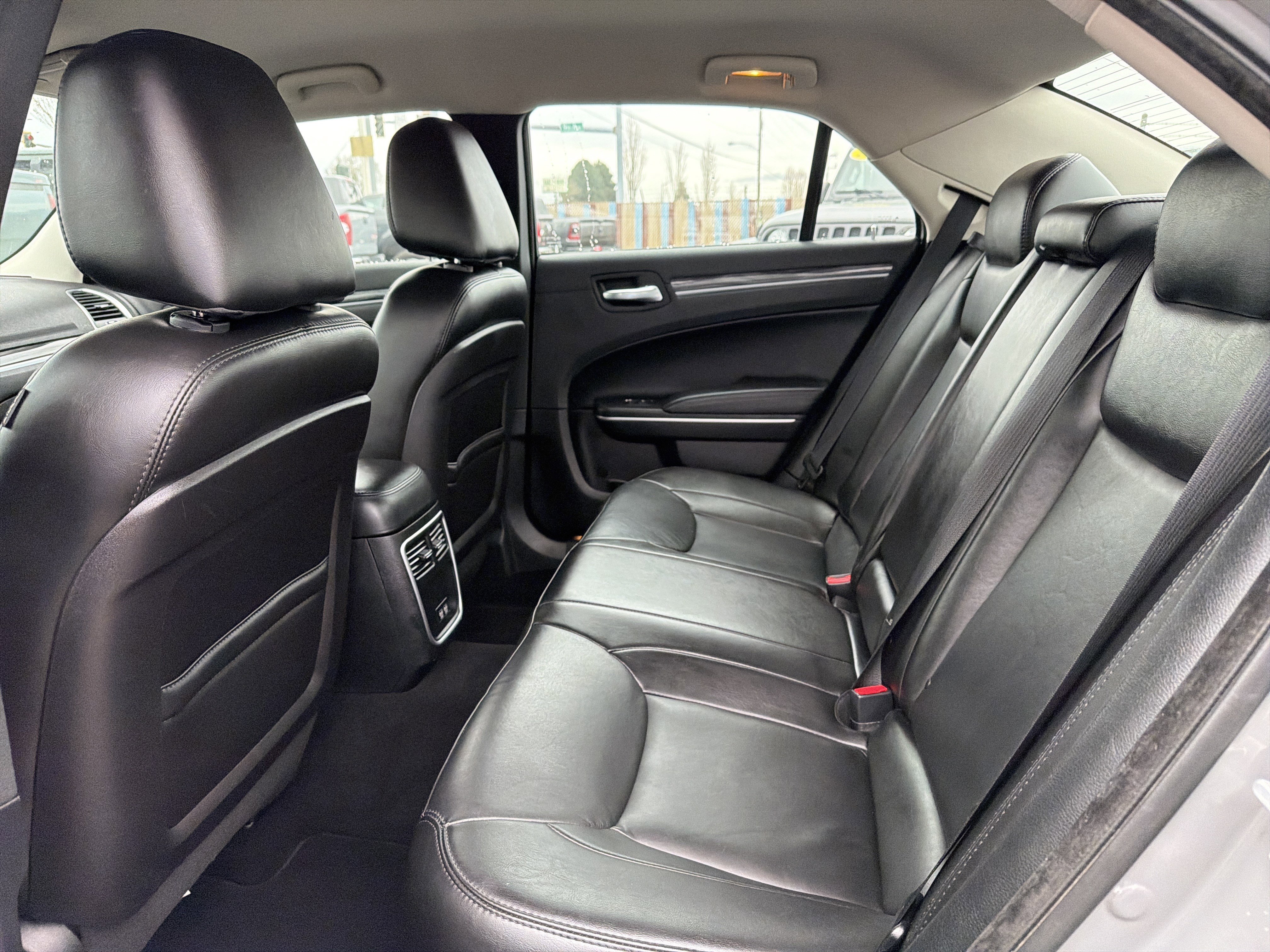 Used 2019 Chrysler 300 Touring L w/ Quick Order Package 22F image 11