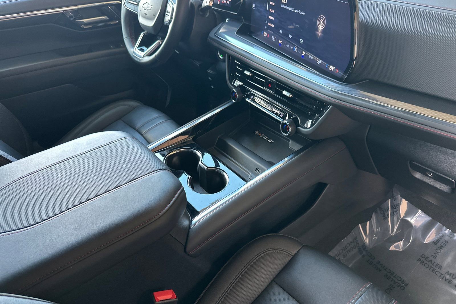 Certified 2025 Chevrolet Suburban RST image 18