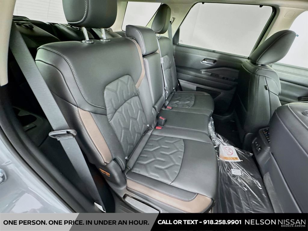 New 2026 Nissan Pathfinder Platinum image 29