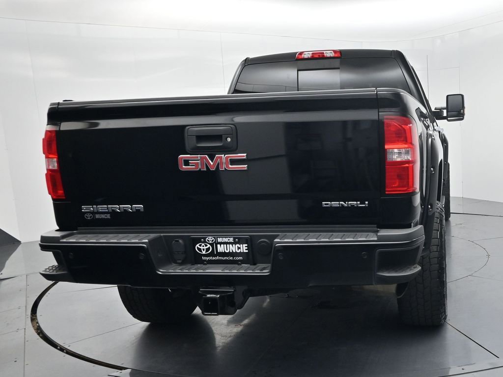 Used 2018 GMC Sierra 2500 Denali w/ Duramax Plus Package AWD/4WD image 7