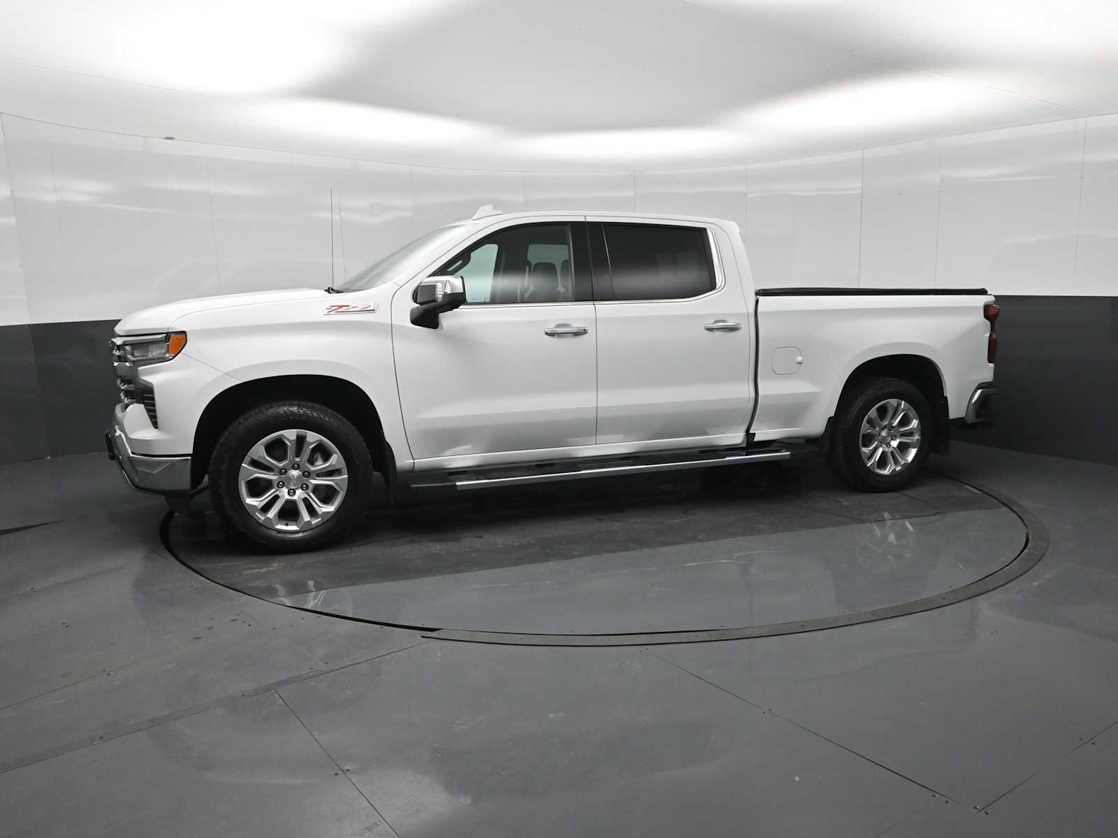 Used 2023 Chevrolet Silverado 1500 LTZ w/ LTZ Convenience Package II image 4