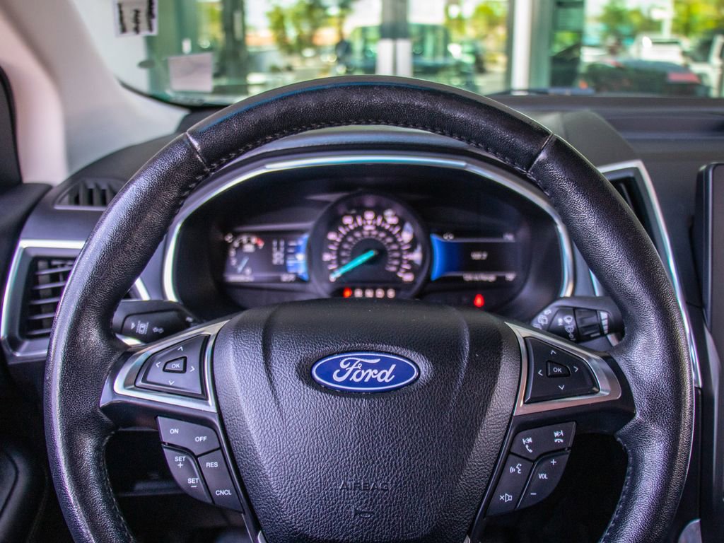 Used 2021 Ford Edge Titanium AWD/4WD image 13