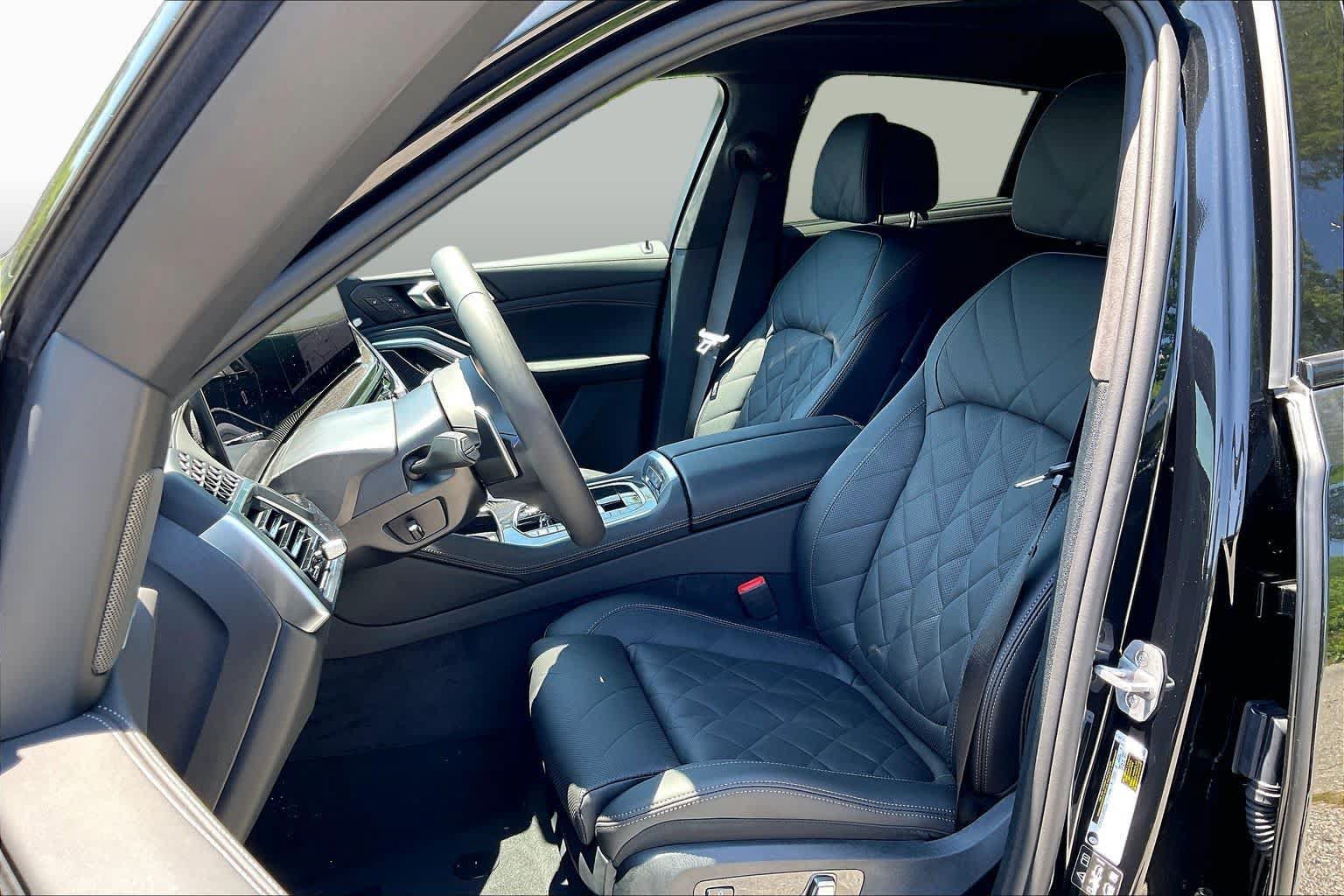 Used 2027 BMW X6 M60i AWD/4WD image 7