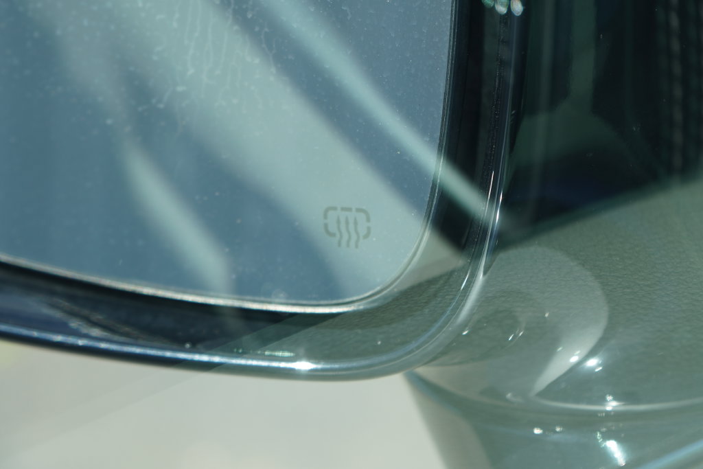 Used 2024 Chrysler Pacifica Limited FWD image 37