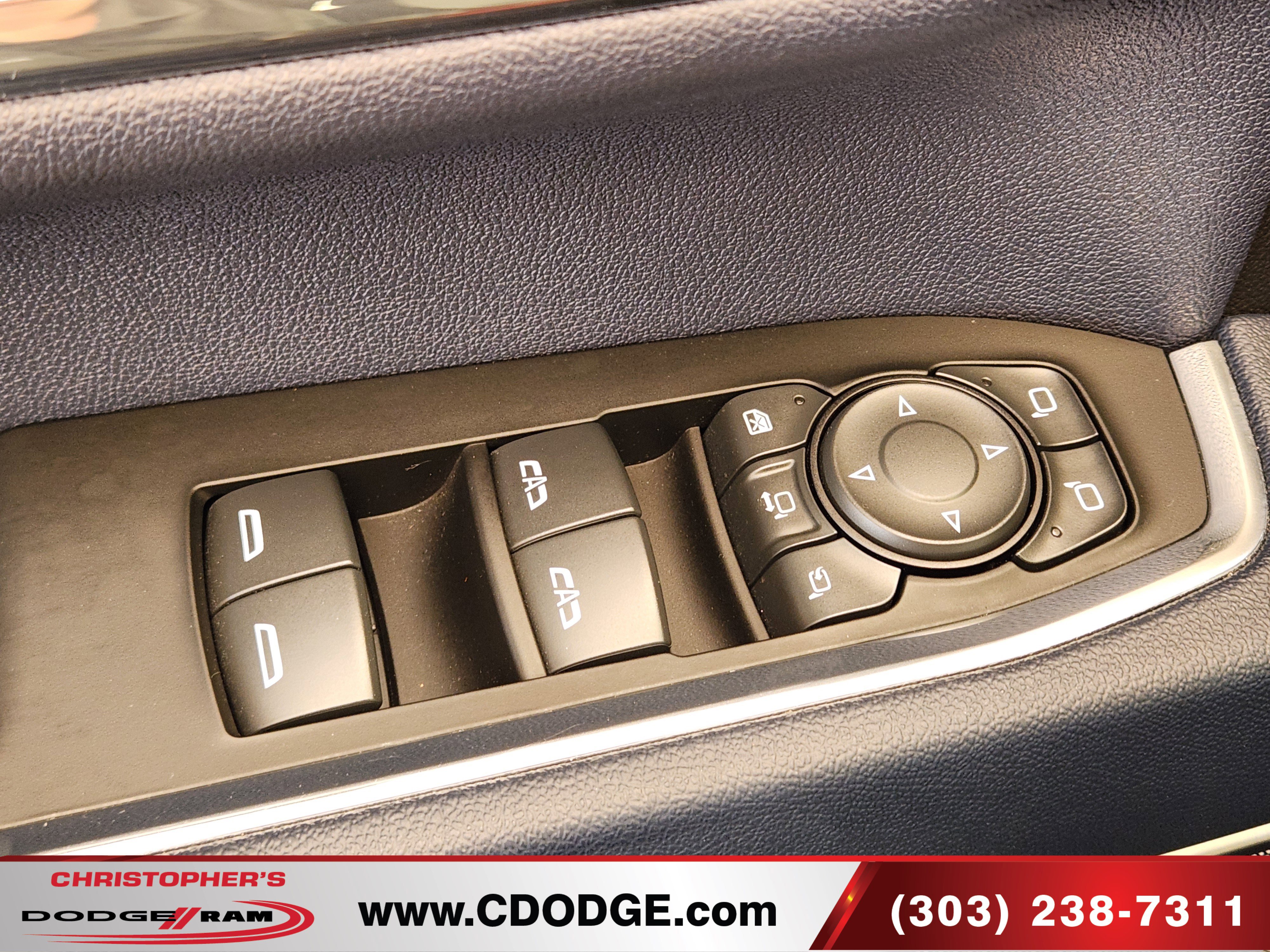 Used 2024 Chevrolet Silverado 2500 High Country w/ High Country Premium Package AWD/4WD image 15